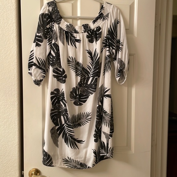 Women’s Linen Dress - Picture 1 of 3